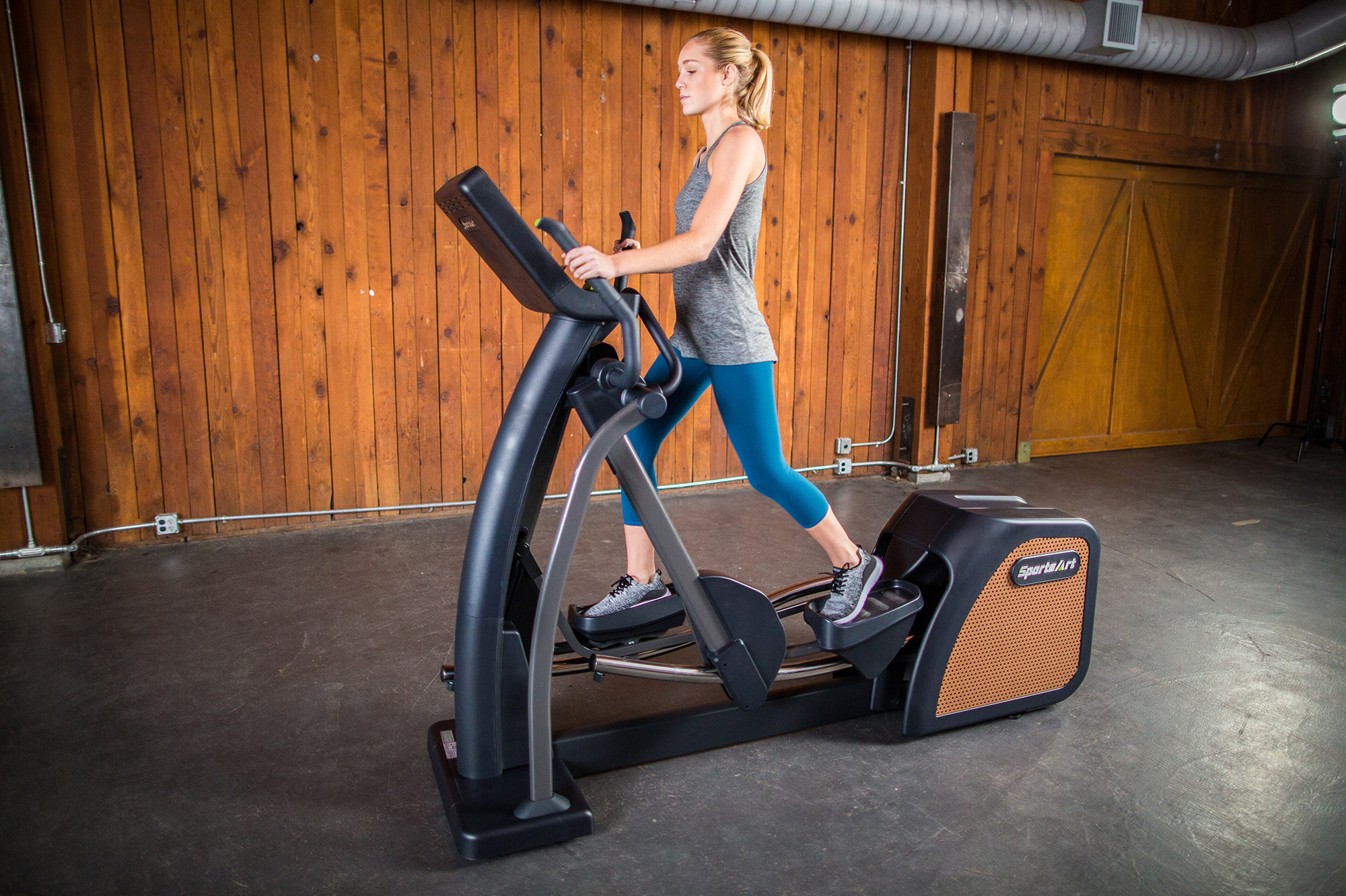 SportsArt E876 Elliptical